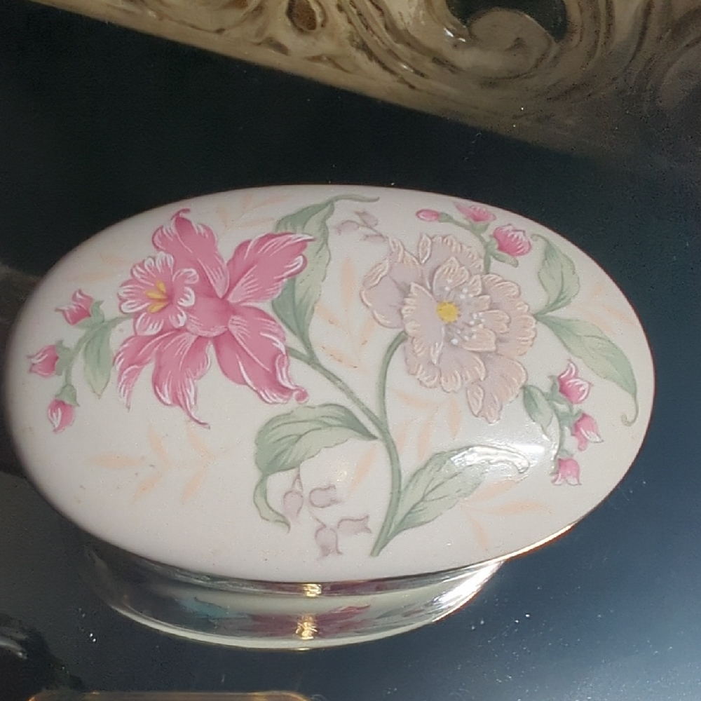 Prima Otagiri Japan Porcelain Floral Trinket Box